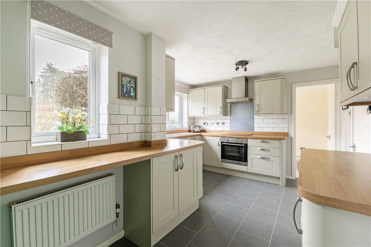 4 bedroom house, Davies Close, Marlborough SN8 - Available