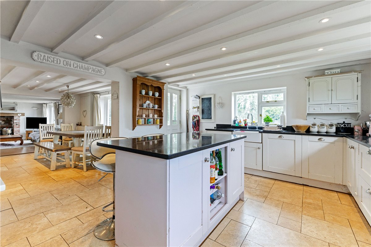 4 bedroom house, Knowle, Pewsey SN9 - Available