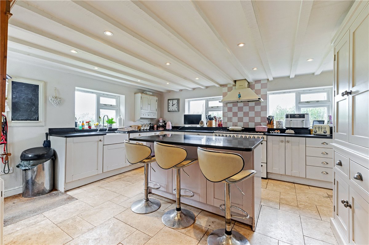 4 bedroom house, Knowle, Pewsey SN9 - Available