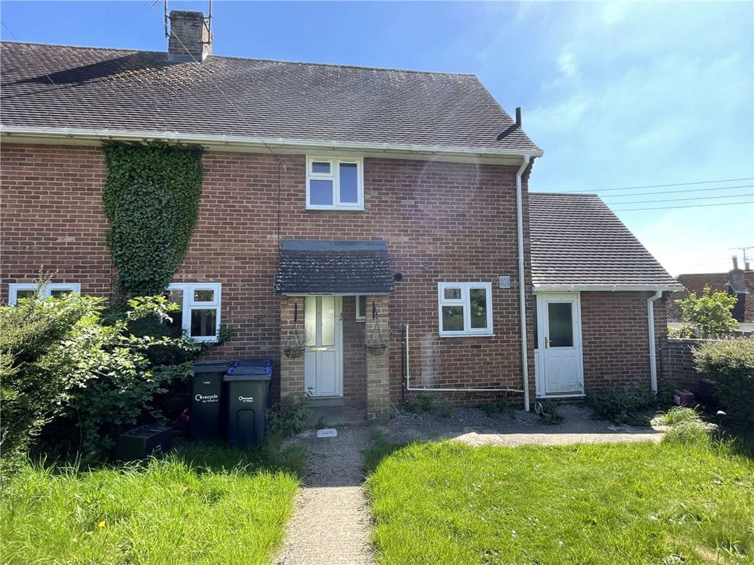 2 bedroom house, Swans Close, Ramsbury SN8 - Sold