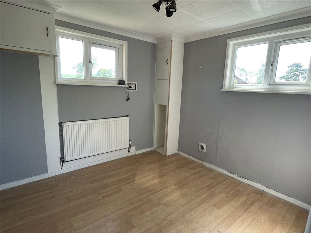 2 bedroom house, Swans Close, Ramsbury SN8 - Sold