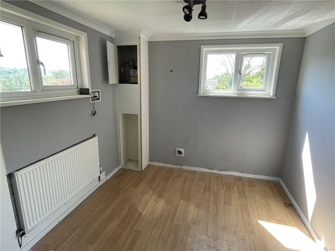 2 bedroom house, Swans Close, Ramsbury SN8 - Sold