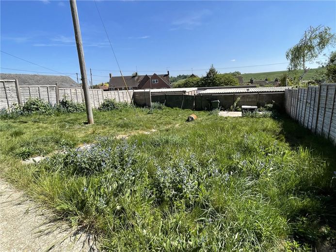 2 bedroom house, Swans Close, Ramsbury SN8 - Sold