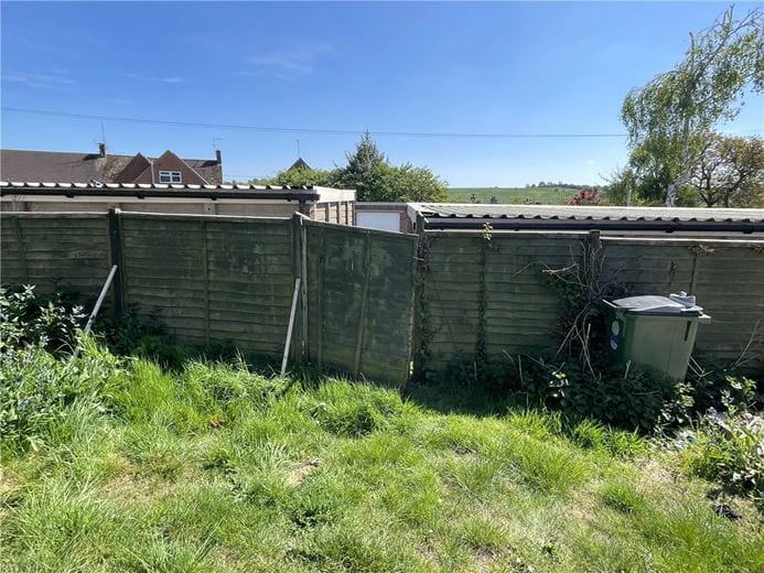 2 bedroom house, Swans Close, Ramsbury SN8 - Sold