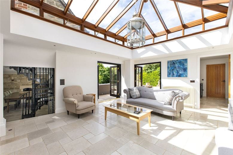 4 bedroom house, Broome Manor Lane, Swindon SN3 - Available