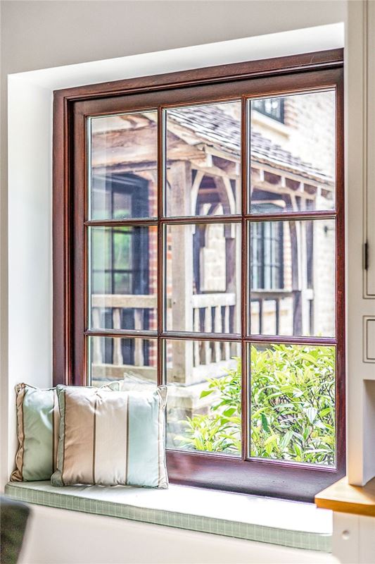 4 bedroom house, Broome Manor Lane, Swindon SN3 - Sold STC