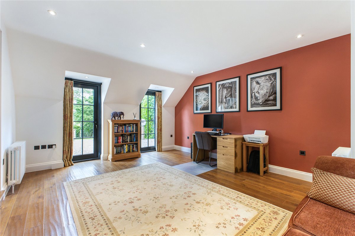 4 bedroom house, Broome Manor Lane, Swindon SN3 - Sold STC