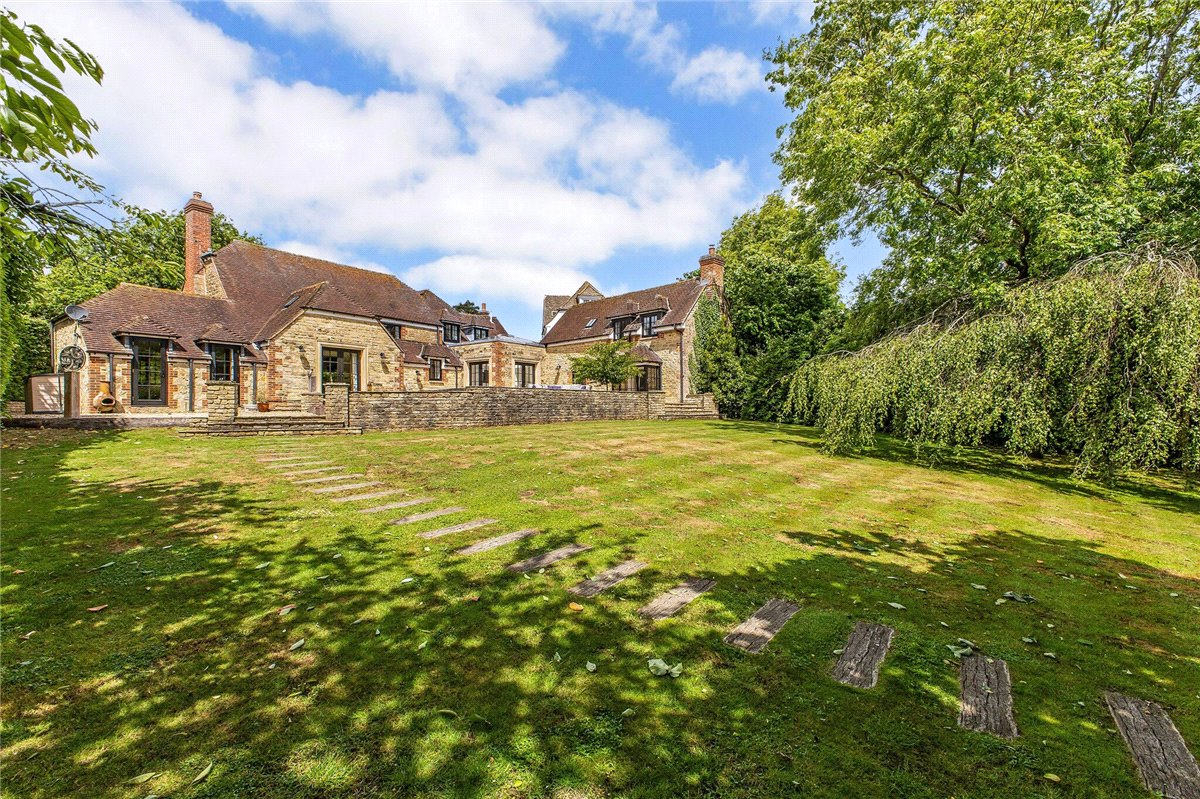 4 bedroom house, Broome Manor Lane, Swindon SN3 - Sold STC