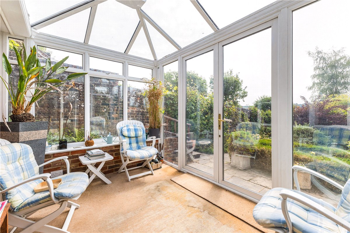 3 bedroom house, Back Lane, Marlborough SN8 - Available