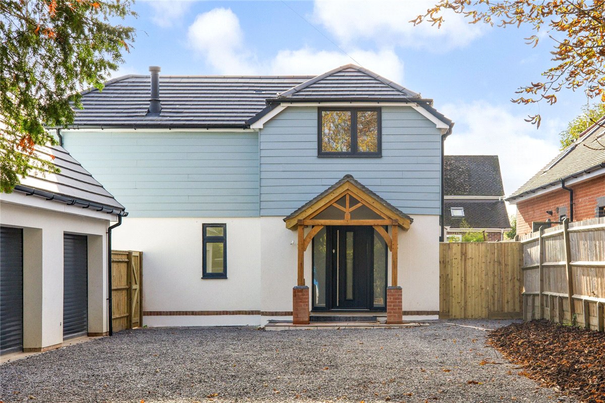 5 bedroom house, Manor Road, Sherborne St. John RG24 - Available