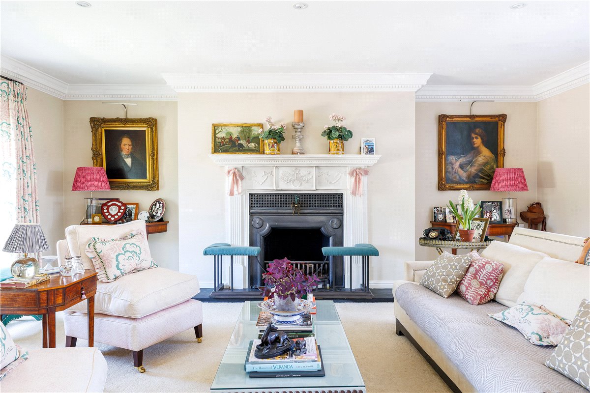 5 bedroom house, Honeystreet, Pewsey SN9 - Available