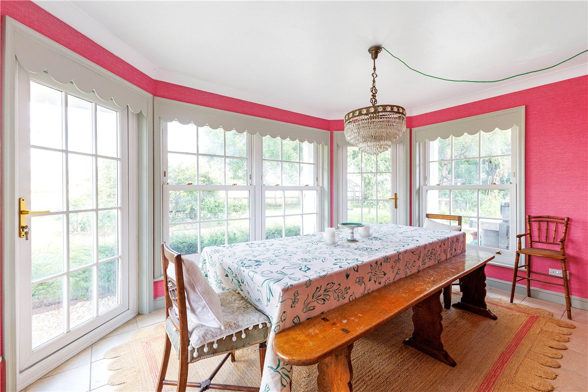 5 bedroom house, Honeystreet, Pewsey SN9 - Available