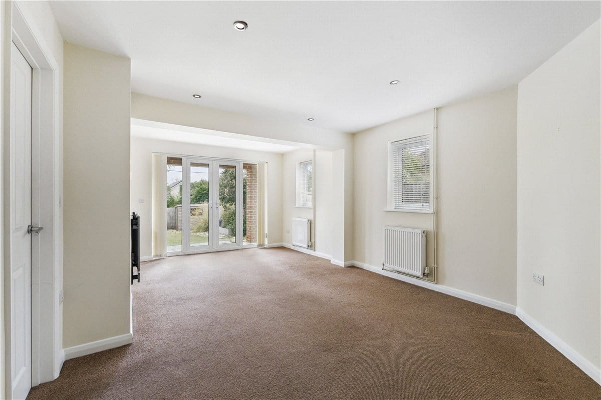 3 bedroom bungalow, West Manton, Manton SN8 - Available