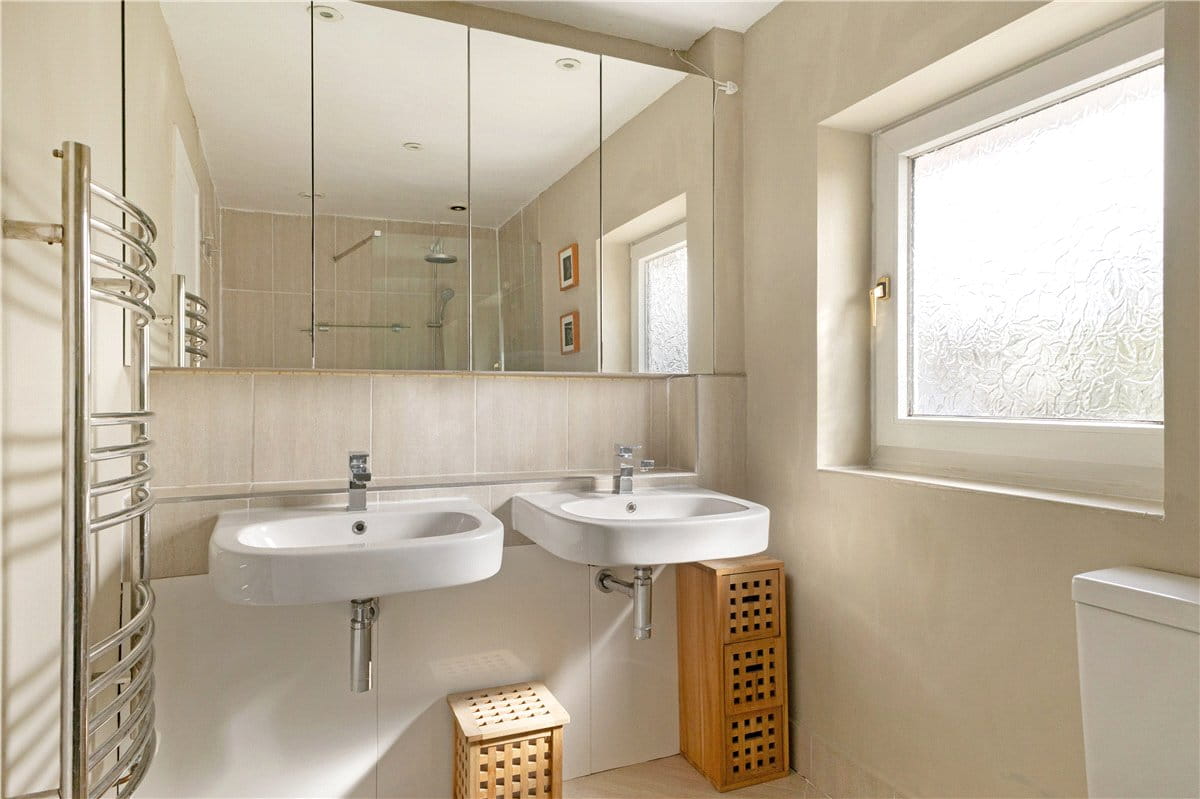 4 bedroom house, Ogbourne St. George, Marlborough SN8 - Sold STC