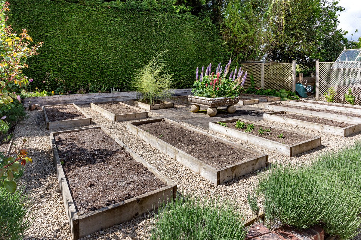 8 bedroom house, Oxenwood, Marlborough SN8 - Sold STC