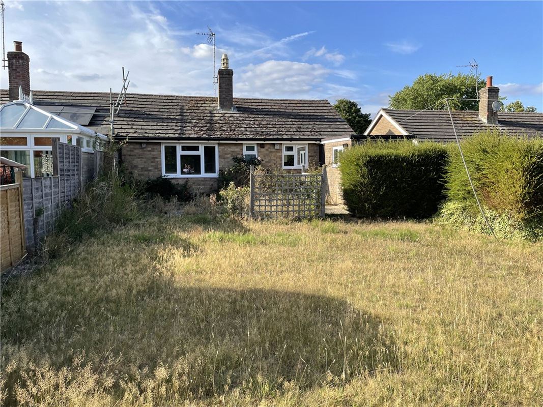 2 bedroom bungalow, Broadfields, Pewsey SN9 - Sold STC
