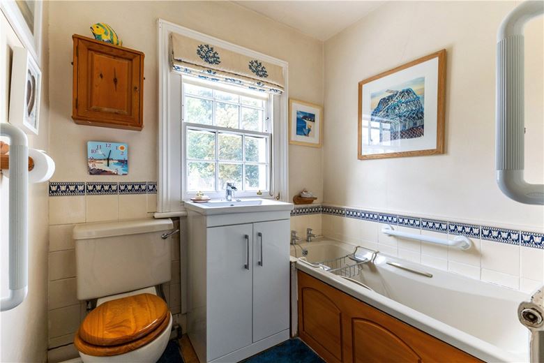 4 bedroom house, Salisbury Road, Marlborough SN8 - Available