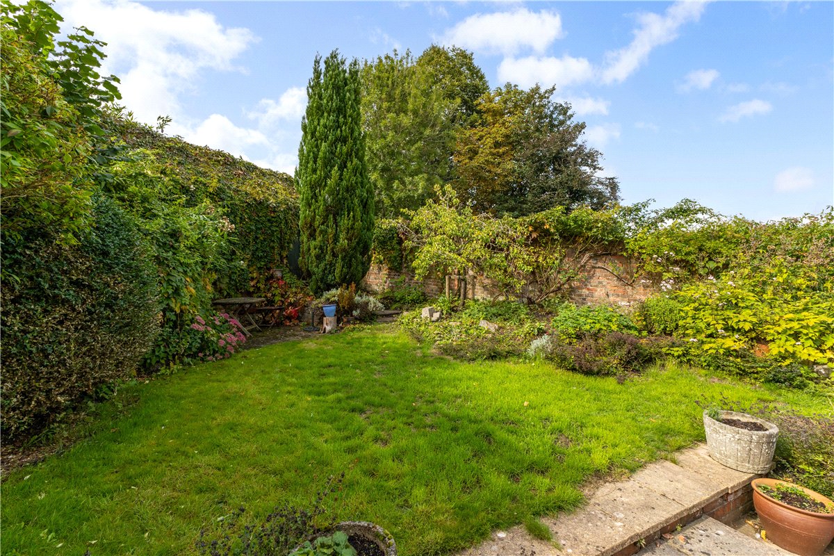 4 bedroom house, Salisbury Road, Marlborough SN8 - Available