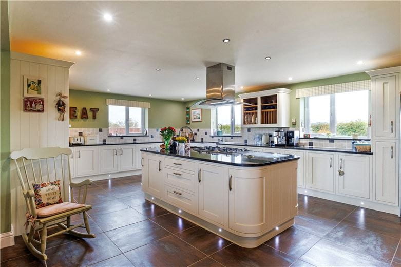 6 bedroom house, The Barton, Clyffe Pypard SN4 - Available
