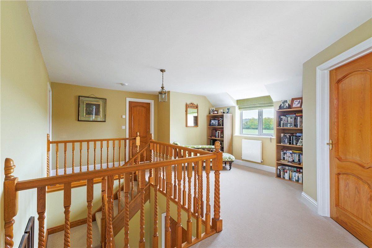 6 bedroom house, The Barton, Clyffe Pypard SN4 - Available