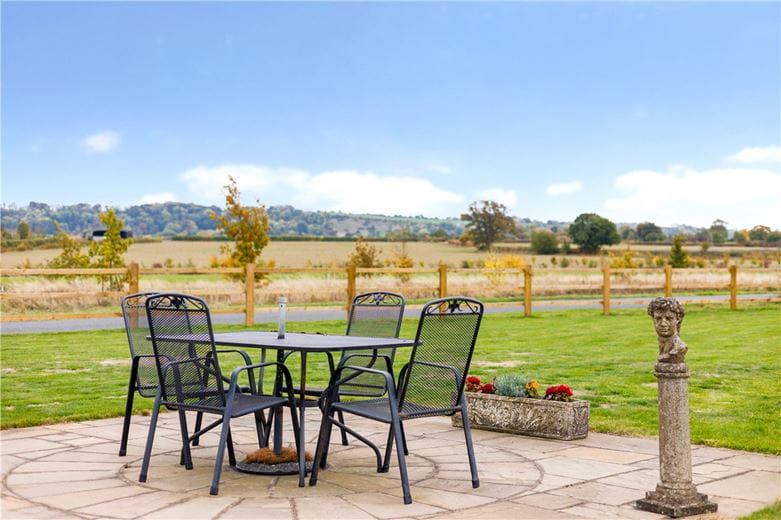 6 bedroom house, The Barton, Clyffe Pypard SN4 - Available