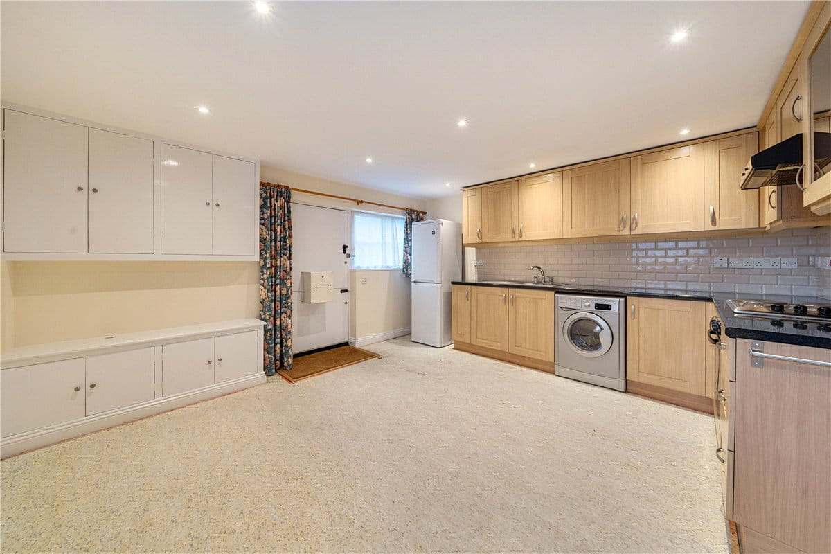 1 bedroom house, George Lane, Marlborough SN8 - Available