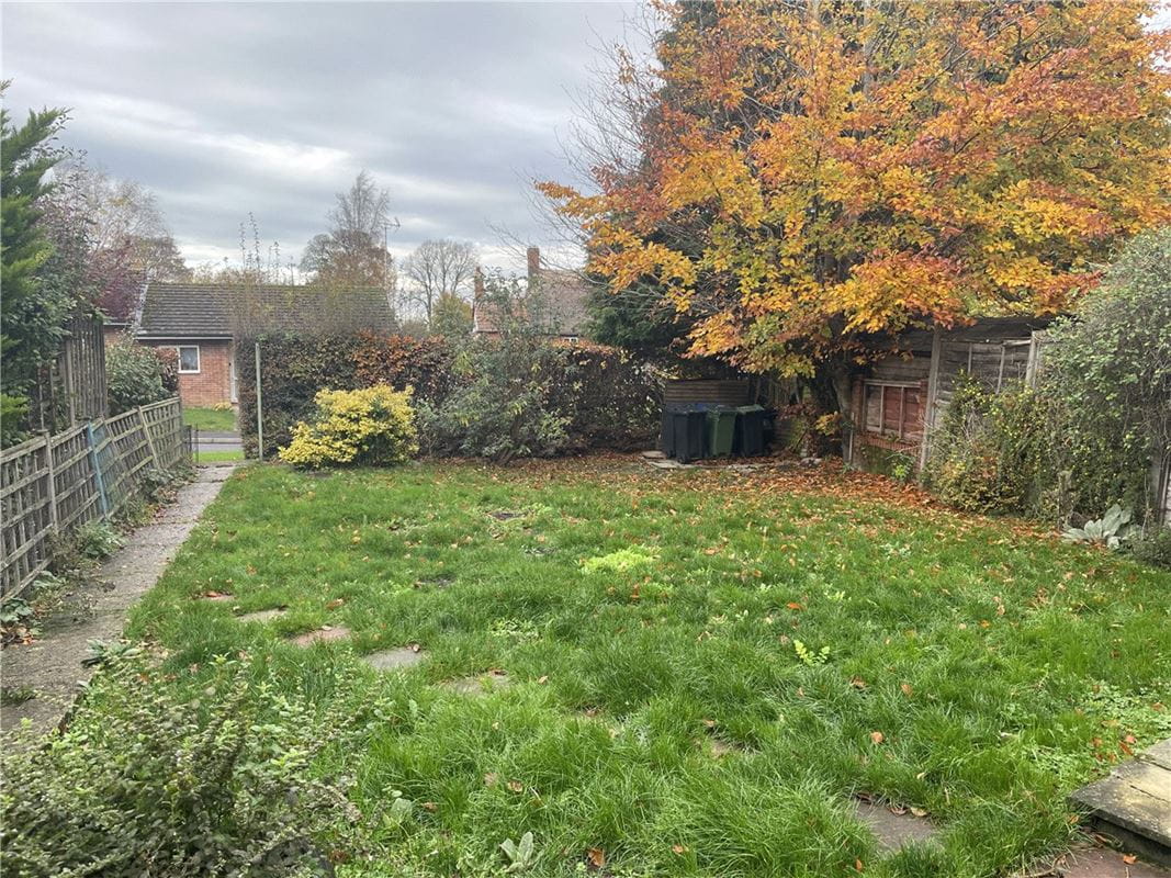 3 bedroom house, Beckhampton Road, Avebury Trusloe SN8 - Available