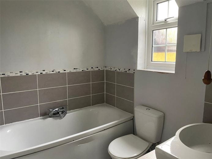 3 bedroom house, Beckhampton Road, Avebury Trusloe SN8 - Available