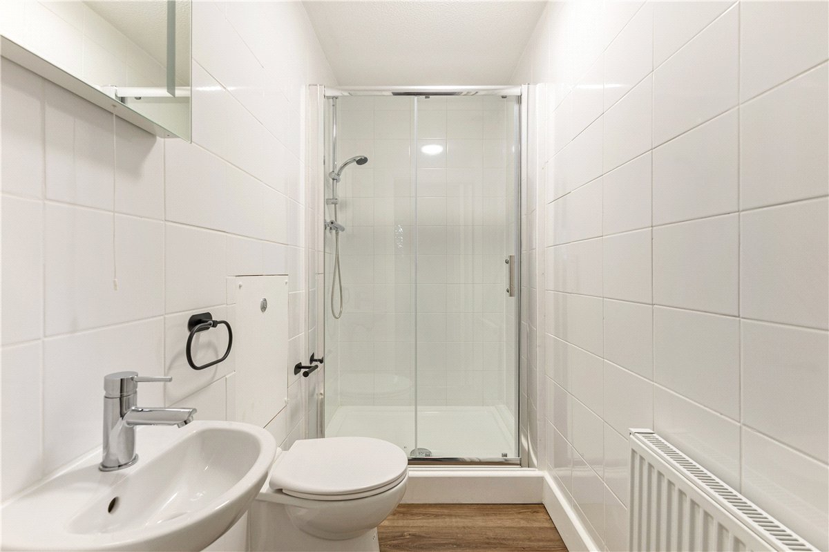 4 bedroom house, Manor Park, South Marston SN3 - Available