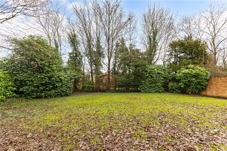 4 bedroom house, Manor Park, South Marston SN3 - Available