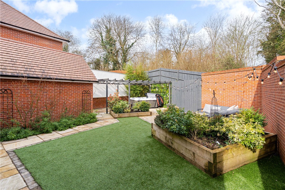 3 bedroom house, Garside Way, Marlborough SN8 - Sold STC