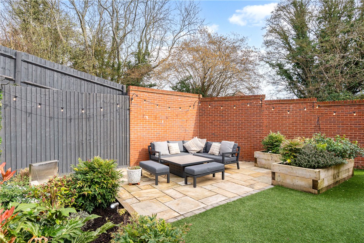 3 bedroom house, Garside Way, Marlborough SN8 - Sold STC