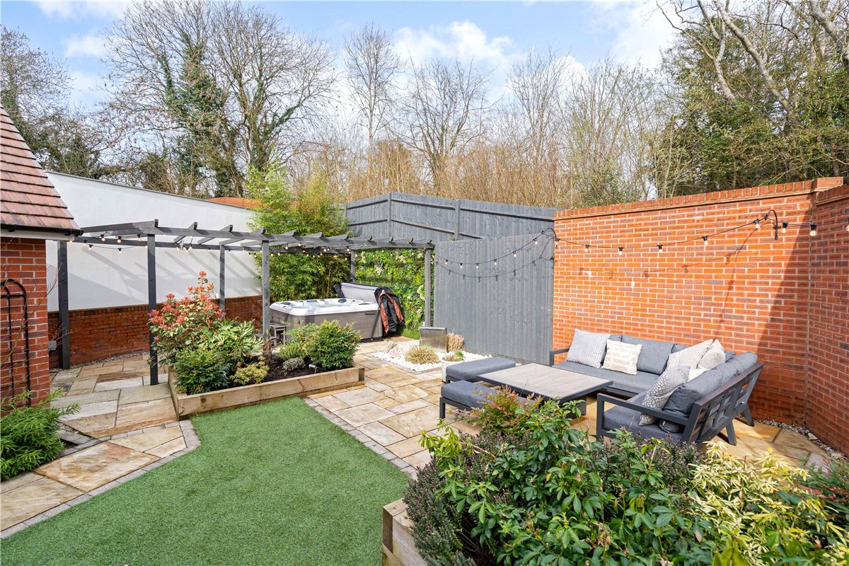 3 bedroom house, Garside Way, Marlborough SN8 - Sold STC