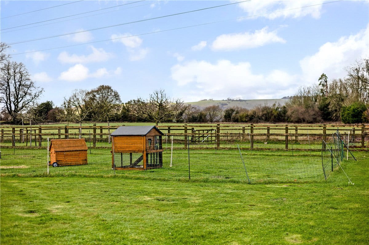 5 bedroom house, Littleworth, Pewsey SN9 - Available