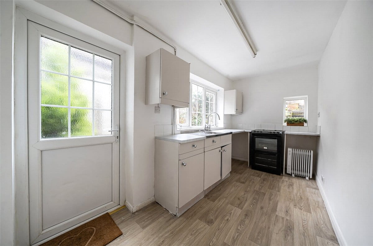 2 bedroom house, London Road, Marlborough SN8 - Available