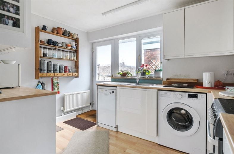 3 bedroom bungalow, Vicarage Close, Marlborough SN8 - Available