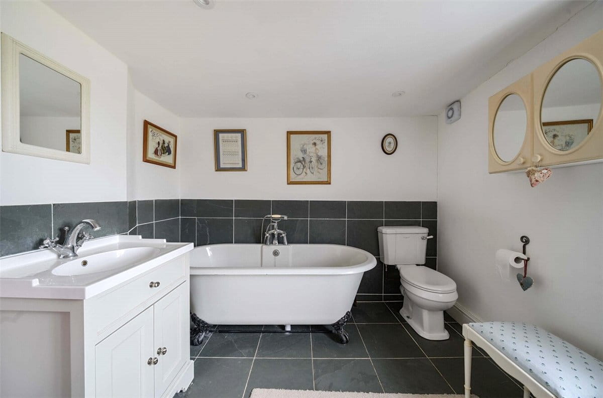 3 bedroom house, Milton Lilbourne, Pewsey SN9 - Available
