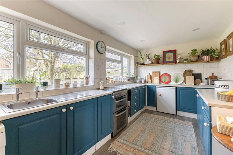 3 bedroom house, Church Street, Great Bedwyn SN8 - Sold STC