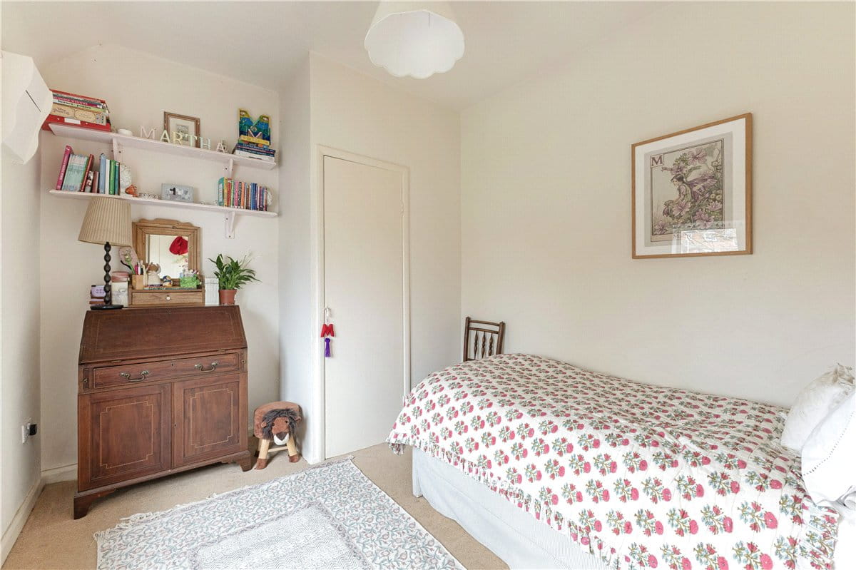 3 bedroom house, Church Street, Great Bedwyn SN8 - Sold STC