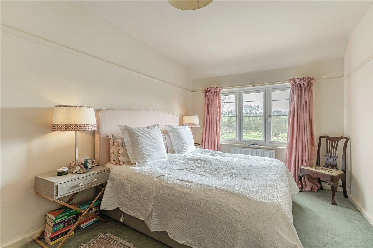 3 bedroom house, Church Street, Great Bedwyn SN8 - Sold STC