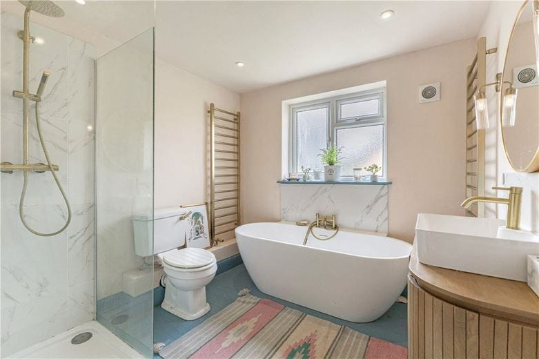 3 bedroom house, Church Street, Great Bedwyn SN8 - Sold STC