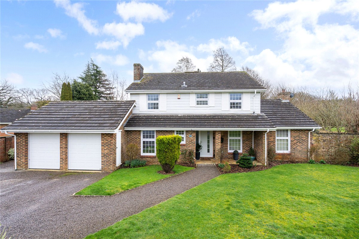 4 bedroom house, Brettingham Gate, Swindon SN3 - Available