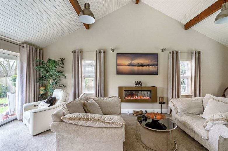 4 bedroom house, Brettingham Gate, Swindon SN3 - Available