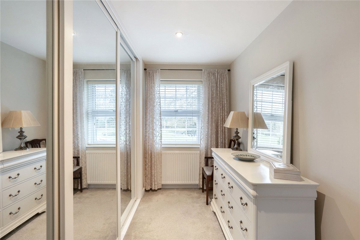 4 bedroom house, Brettingham Gate, Swindon SN3 - Available