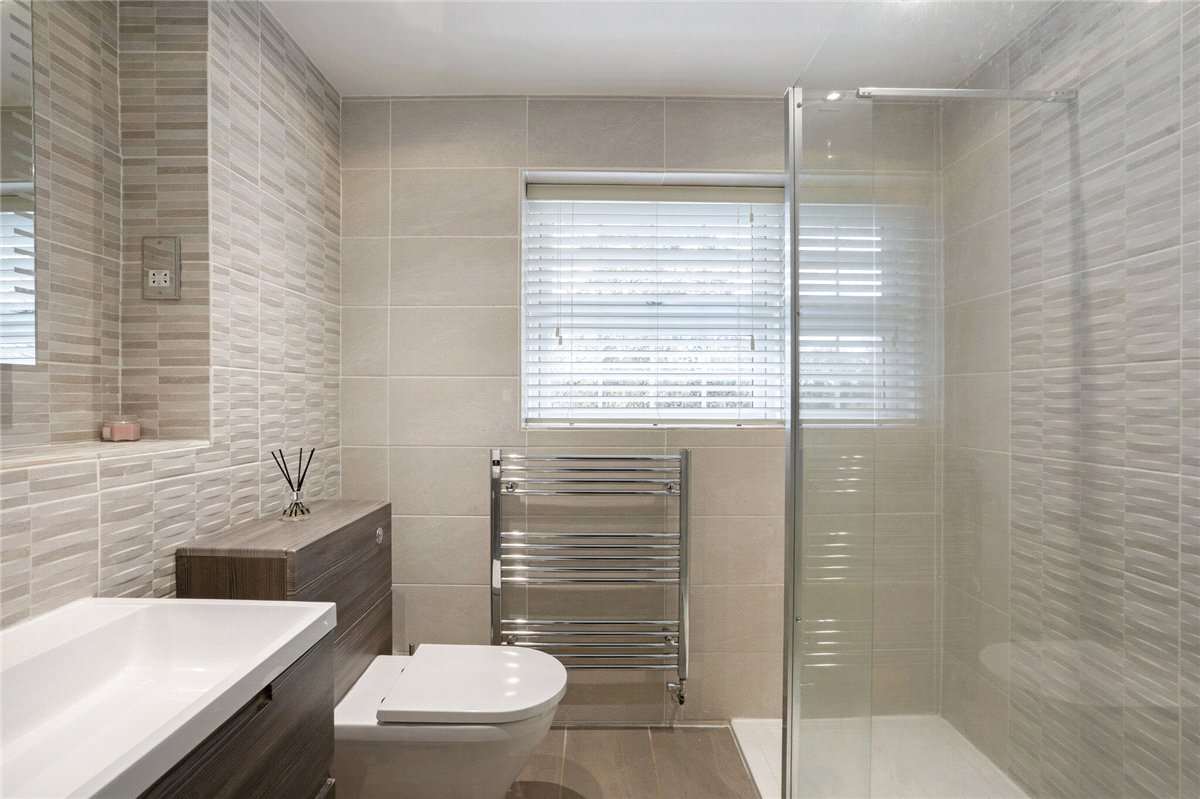 4 bedroom house, Brettingham Gate, Swindon SN3 - Available