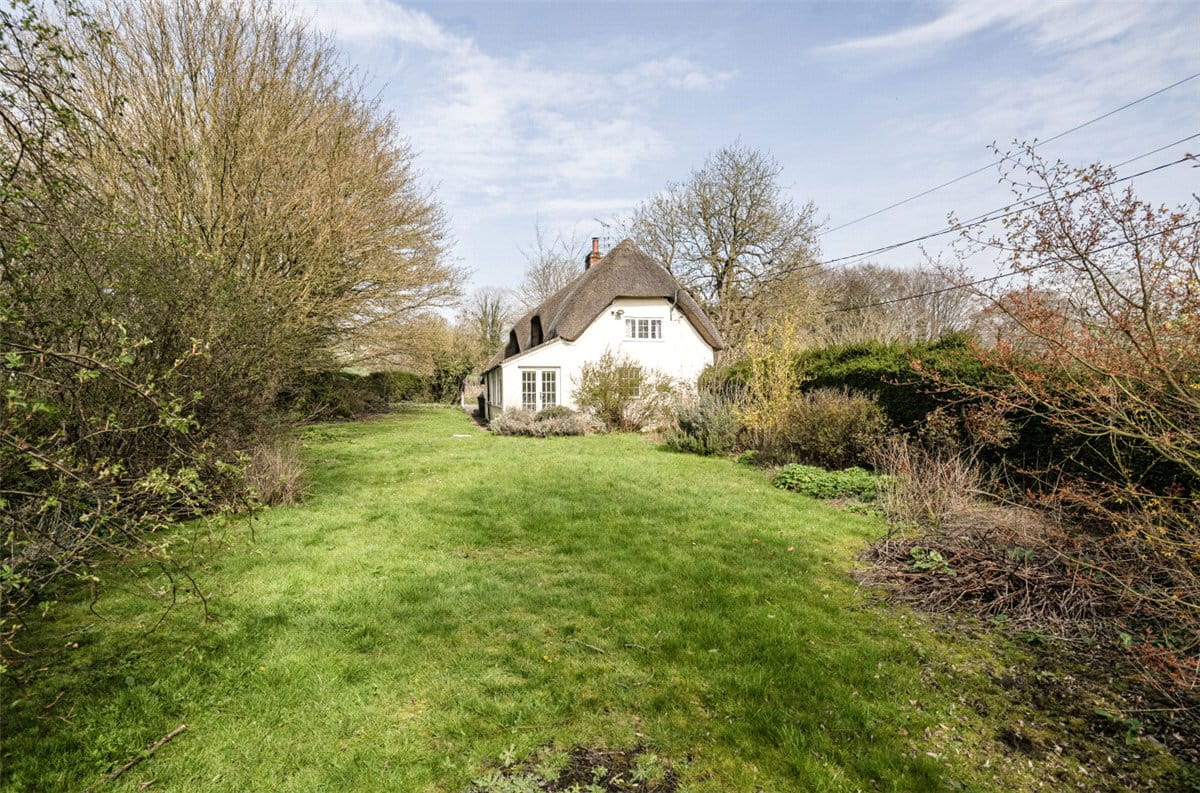 3 bedroom cottage, Brown's Lane, Alton Barnes SN8 - Available