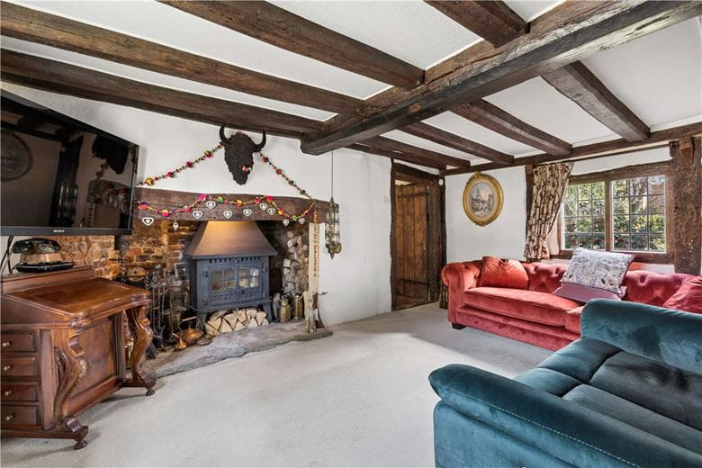 3 bedroom house, High Street, Burbage SN8 - Available