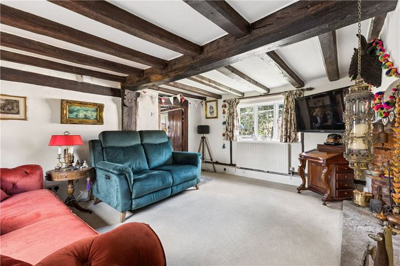 3 bedroom house, High Street, Burbage SN8 - Available