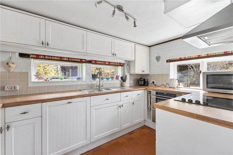 3 bedroom house, High Street, Burbage SN8 - Available