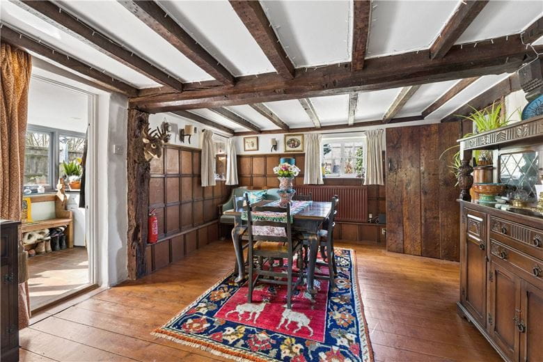 3 bedroom house, High Street, Burbage SN8 - Available